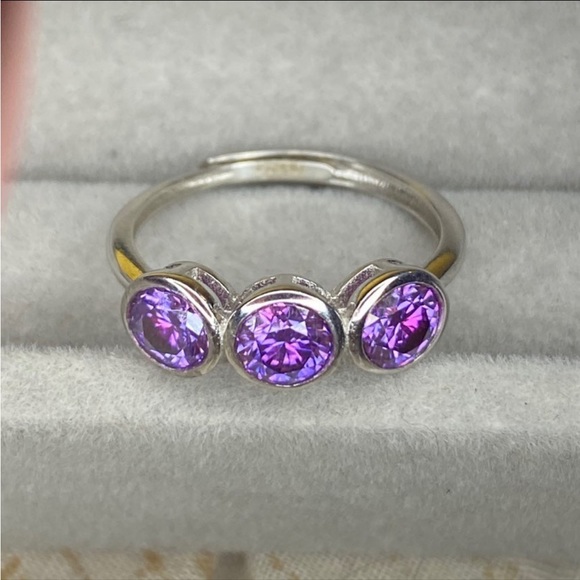 Certified, 3 stone Purple Moissanite Diamond Solitaire ring - Picture 8 of 12